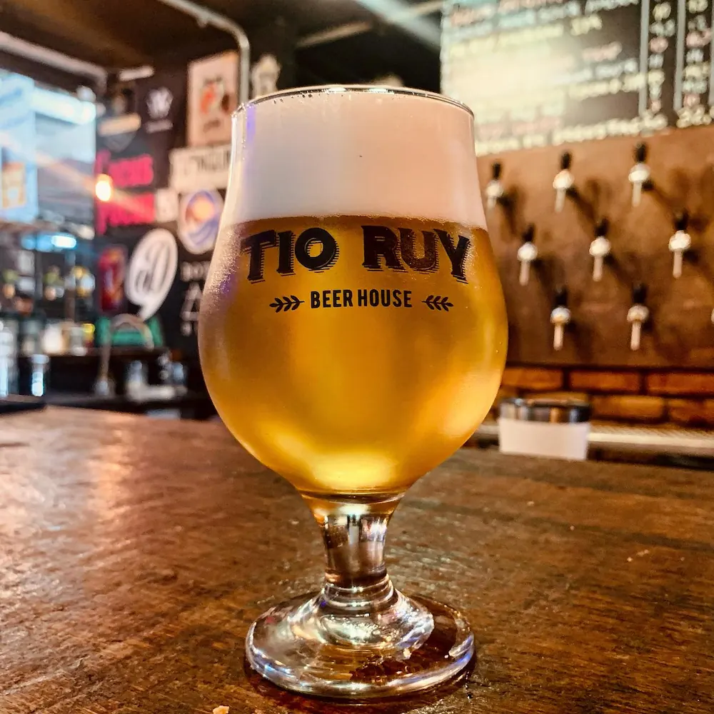 Cerveja em copo na Tio Ruy Beer House