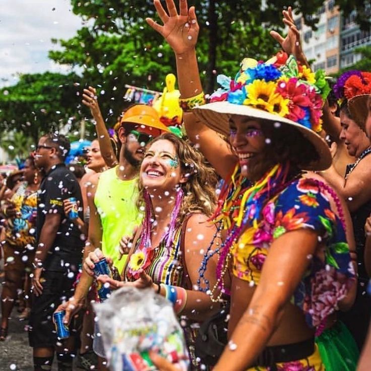 Pessoas no carnaval